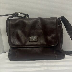 MONDANI New York Leather Bag with Flap-Over Design